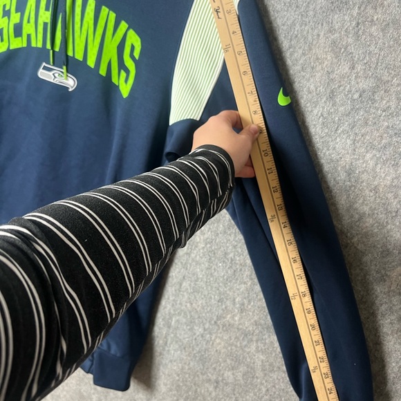 NFL Nike Men Large Navy and Green Therma-Fit Pullover Hoodie - Picture 6 of 10